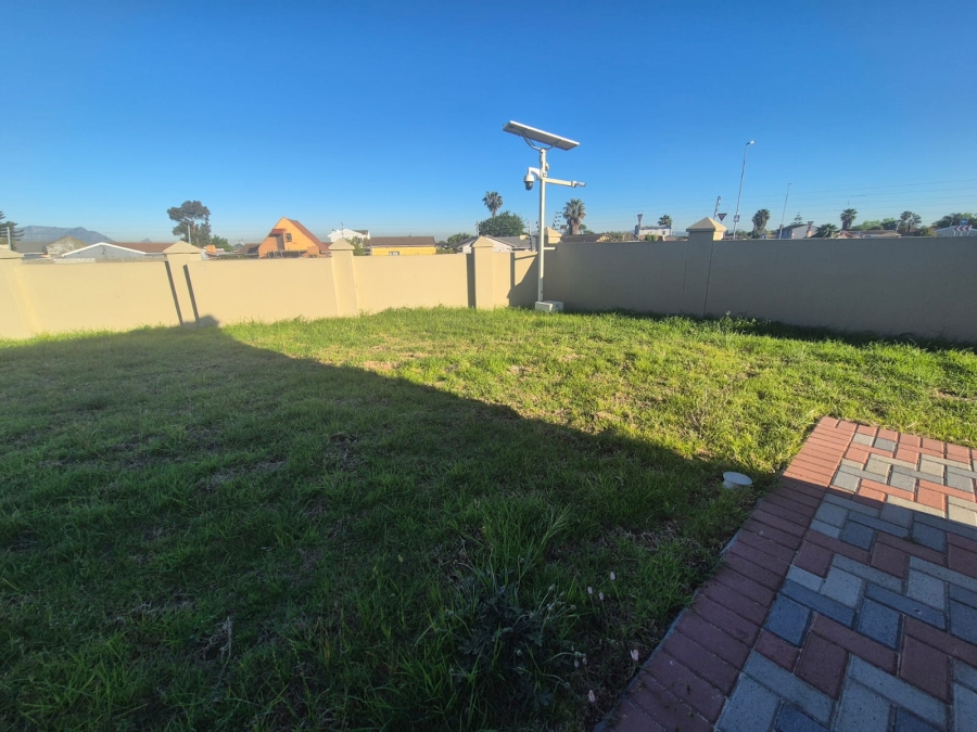 To Let 3 Bedroom Property for Rent in Stellendale Western Cape